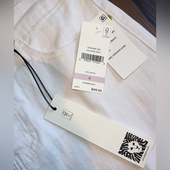 Anne Klein High Rise White Denim Skirt with Frayed Hem Sz 6 - Picture 6 of 6